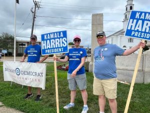 Larry, Mendy and Dave at Kamala standout